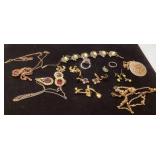 Vintage Costume Jewelry Lot Featuring Necklaces, B
