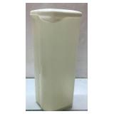 Rubbermaid White Plastic Food Storage Container wi