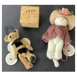 Two Boydï¿½s Bears Miniatures with Wooden Block