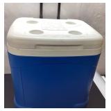 Blue Igloo Ice Cube Cooler with Cup Holders, 18 x