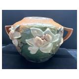 Roseville Magnolia Pattern Two-Handled Pottery Vas
