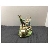Wizard of Oz Figurine Featuring Dorothy and Scarec