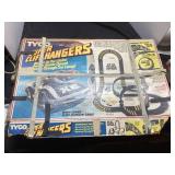Tyco Super Cliff Hangers Slot Car Racing Set with