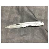 2 Folding Pocket Knives