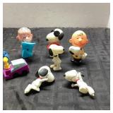 Peanuts Figures Lot With Snoopy And Charlie Brown