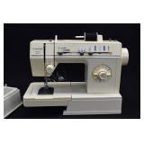 Cased Singer Merritt 4525C Portable Sewing Machine