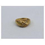 10kt Gold Fluted Dome & Diamond Lady