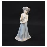 Retired Lladro ELIZABETH #5645 Figurine
