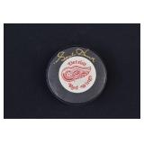 GORDY HOWE Autographed Red Wings Hockey Puck