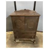 Vintage Chifferobe Dresser W/Cabinet Doors