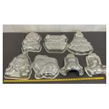 Wilton 5 Aluminum Cake Pans & 1 Mold
