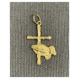 14K Gold Praying Hands Cross Pendant Weight 1 Gram