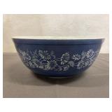10' Vintage Pyrex Bowl