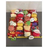6 Giggle Scape Plush Sets NWT