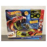 Hotwheels Monster Truck Snake Slam Takedown
