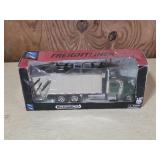 FREIGHTLINER 1:32 Die-Cast Garbage Truck Model