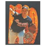1994 Flair Hot Gloves Greg Maddux SP Insert