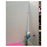 Little kids Shakespeare frozen pole