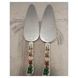 Vintage bridalahe cake serving