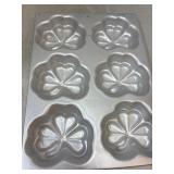 1983 Wilton Clover Mold