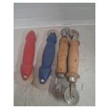 Door screen spine rollers