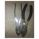 2 pair of pliers
