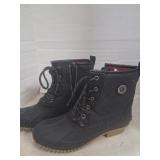 Size 9 woman's Tommy Hilfiger boots