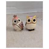 Small owl figurines