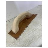 square-notch ceramic trowel