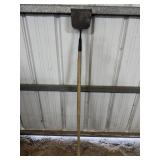 Wood Handled Metal Ice Scraper T1