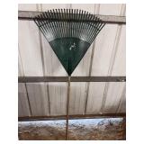 Green Thumb garden Rake T1