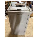 Suncast Trash Hideaway Container T1