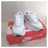 WOMENS NIKE AIR MAX SNEAKERS SIZE 8.5- LOOKS NEW