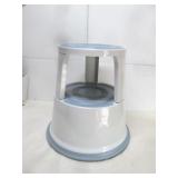 17' HIGH ROLLING METAL BASE STEP STOOL