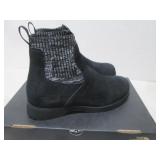 NEW THE NORTH FACE LADIES BOOTHIES SIZE 6