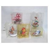 GROUP OF VINTAGE COLLECTIBLE ORNAMENTS