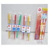 LOT NEW TOOTHBRUSHES