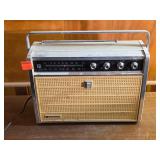 PennCrest AM/FM Radio/Phono, Works