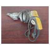 DeWalt Sheers DW3207 Powers On