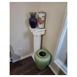 Pedestal 34.5'x9.5' Base, Vases x3