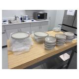 Set of Plates and Bowls - Luzerne