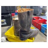 Menï¿½s Boots, Worn