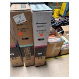Pioneer XUMO 4 K Ultra HD 65' LED TV with Mount