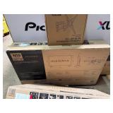 Insignia 32' LED HD TV with Mount