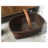 Woven Basket 13'x10'