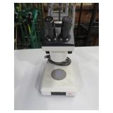Leica Zoom 200 Microscope