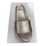 NIB Beek Gallito Sandals -Platinum