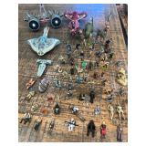 Lot of Star Wars mini figurines/spacecraft