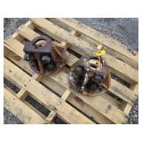 Pair axle mount dual hubs for IH
