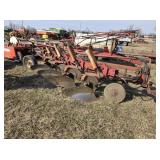 International 700 4 bottom plow